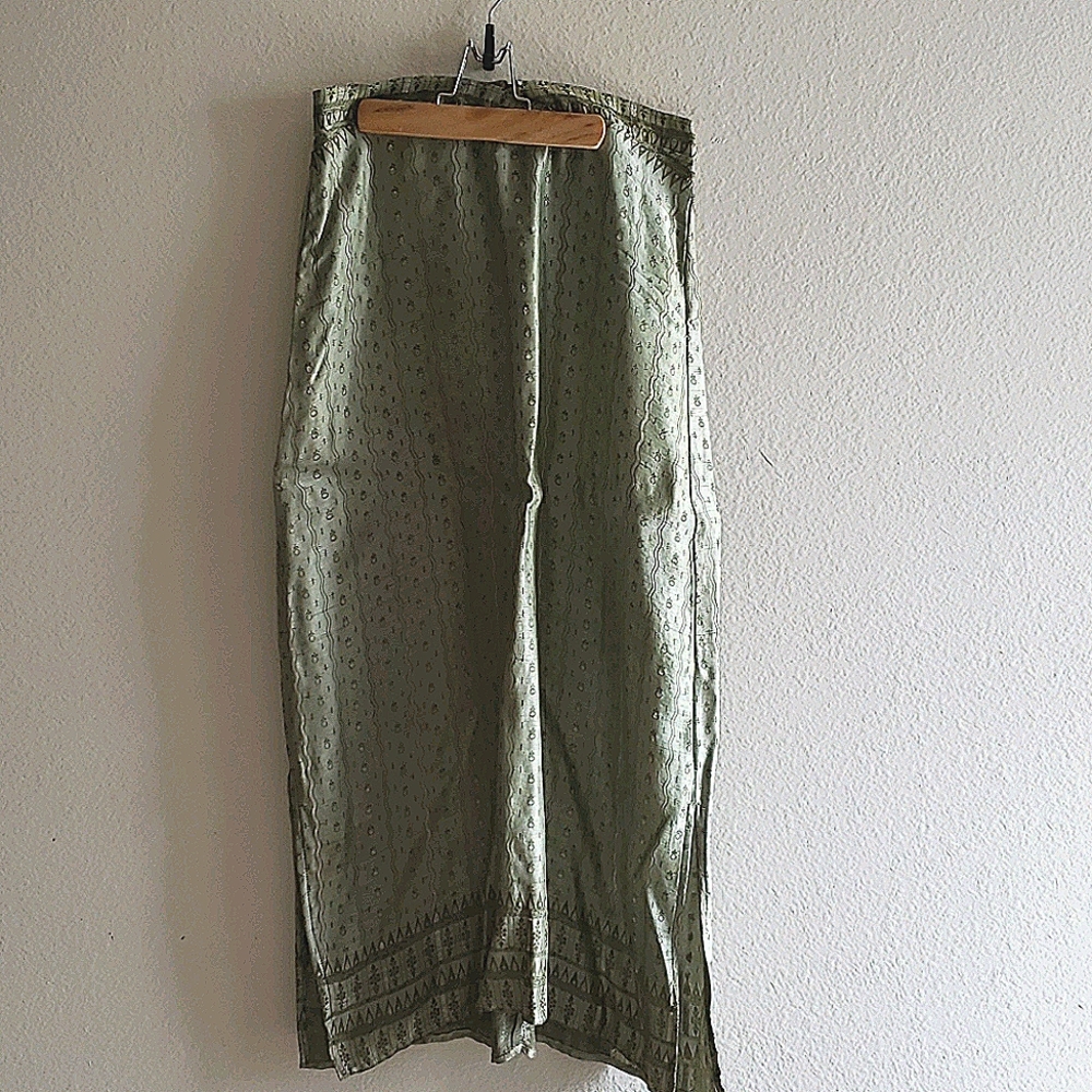 Green long skirt with back zipper